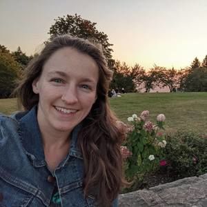 Meet your Posher, Hilary